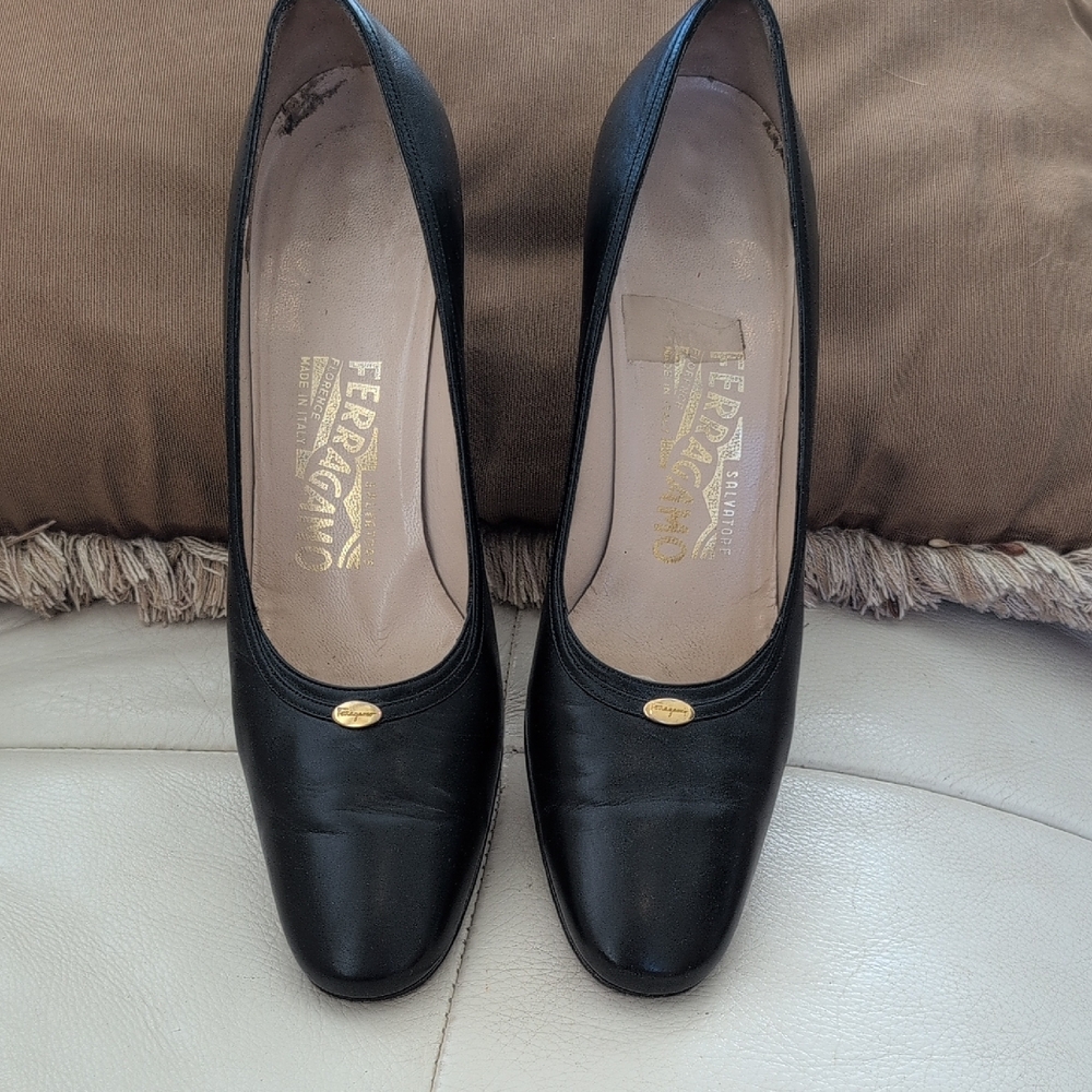 Salvatore Ferragamo Black Leather Round-Toe Pumps with Gold Accent